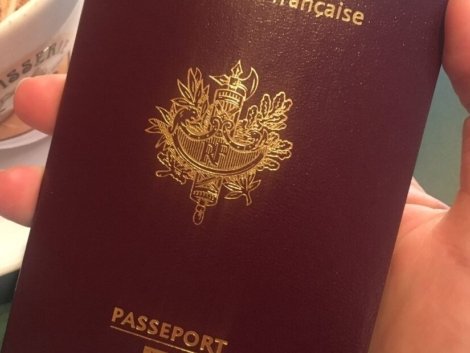 Kaufen Sie einen französischen Reisepass online