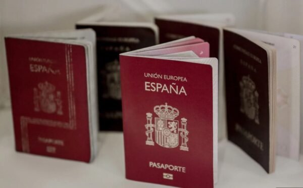 Kaufen Sie einen spanischen Reisepass online: schnell, einfach und zuverlässig